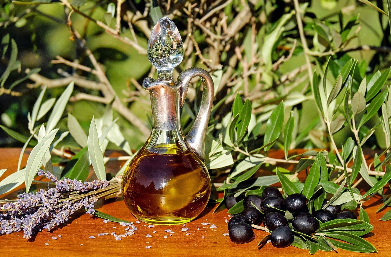 olive oil, oil, food-1596417.jpg